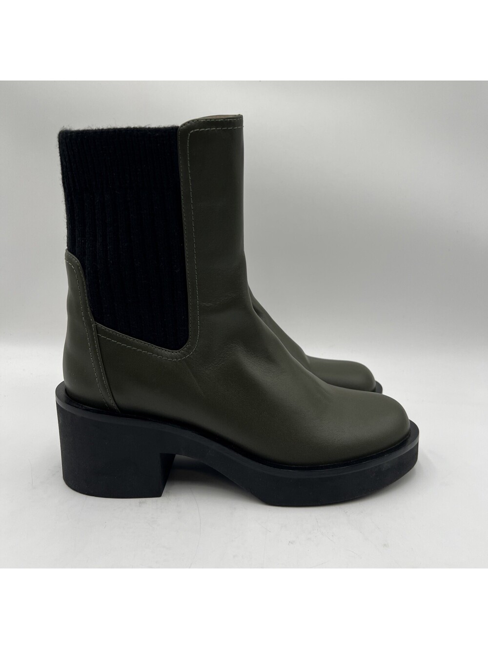 Women’s Stuart Weitzman Gotham Chelsea Olive Green Leather Boots Size 37